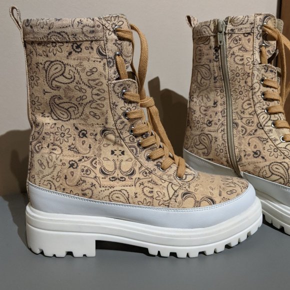 Free People Shoes - LAST DAY Free People Paisley Canvas Lace-up Hiker Design Boots NWOT Size 7